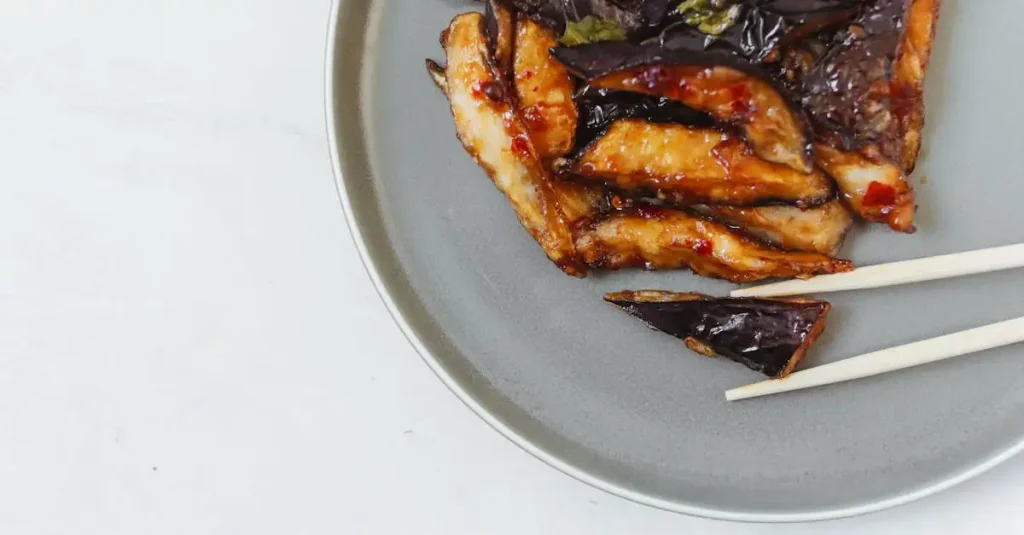 Aubergine roerbakken