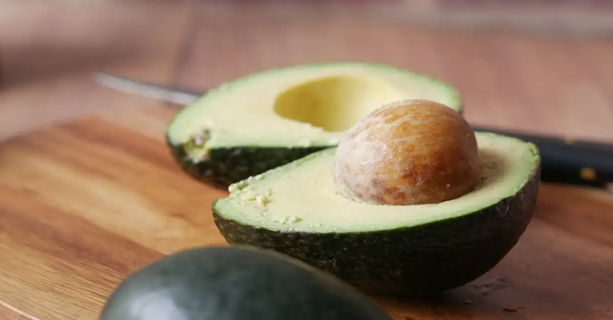 Avocado snijden en pit verwijderen